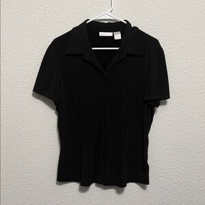 Black Short Sleeve Button-Up Shirt